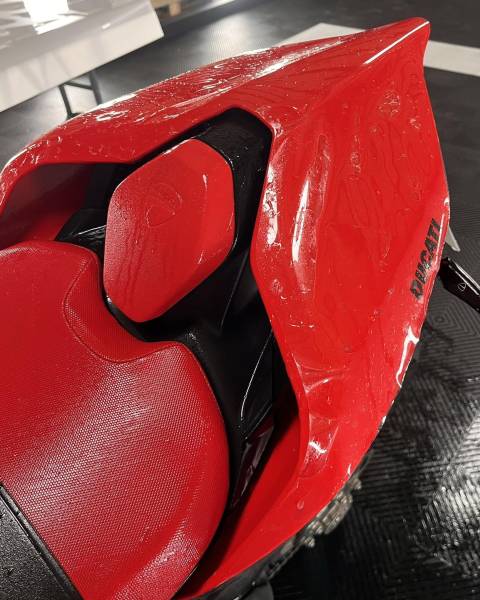 Protégez sa DUCATI avec un film de protection XPEL sur PAU