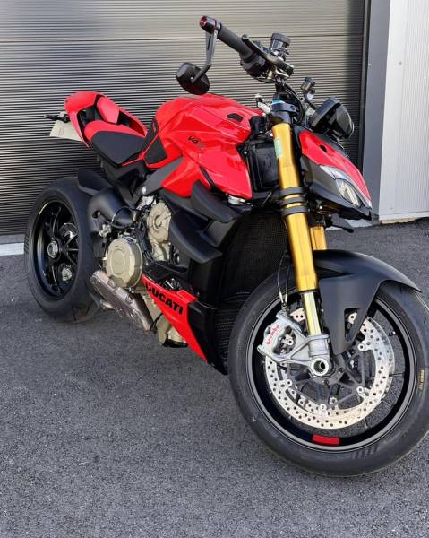 Protégez sa DUCATI avec un film de protection XPEL sur PAU