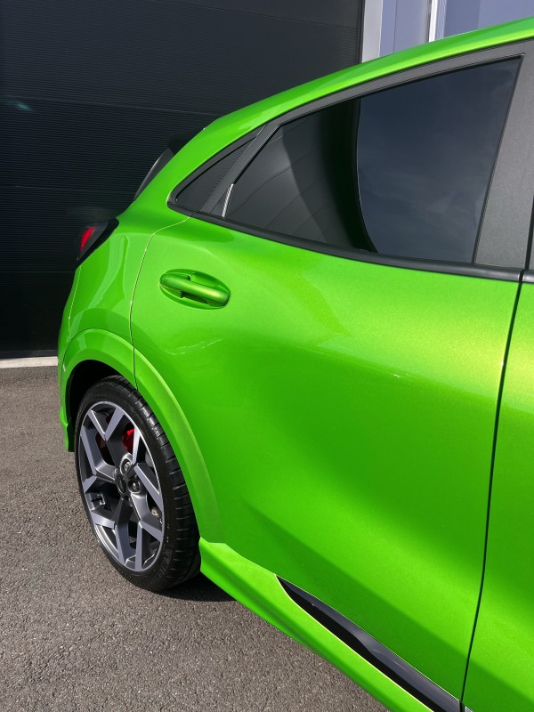 PROTÉGEZ VOTRE FORD PUMA AVEC NOTRE FILM DE PROTECTION SUR LA CARROSSERIE DANS NOTRE CENTRE À PAU PROCHE DE DAX,TARBES, BIARRITZ.