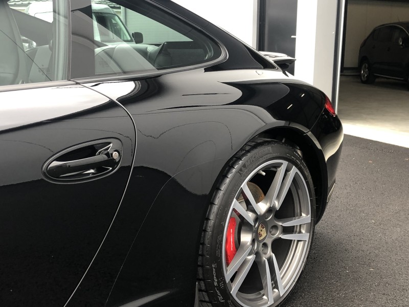 PROTÉGEZ VOTRE PORSCHE CARRERA AVEC NOTRE PROTECTION CÉRAMIQUE ET PPF XPEL DANS NOTRE CENTRE ESTHÉTIQUE À PAU