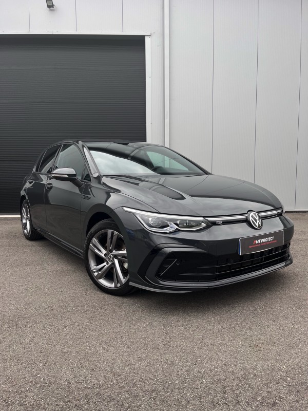 DONNER DE LA BRILLANCE À VOTRE VOLKSWAGEN GOLF AVEC NOTRE PROTECTION CÉRAMIQUE GTECHNIQ DANS NOTRE CENTRE ESTHÉTIQUE SITUÉ À PAU PROCHE DE BIARRITZ, TARBES , DAX.