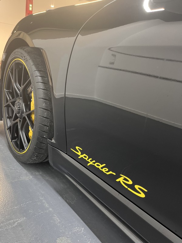 PROTÉGEZ VOTRE PORSCHE GT4 SPYDER RS AVEC NOTRE FILM DE PROTECTION XPEL DANS NOTRE CENTRE ESTHETIQUE SITUE A PAU PROCHE DE TARBES, BIARRITZ, DAX ET TOULOUSE