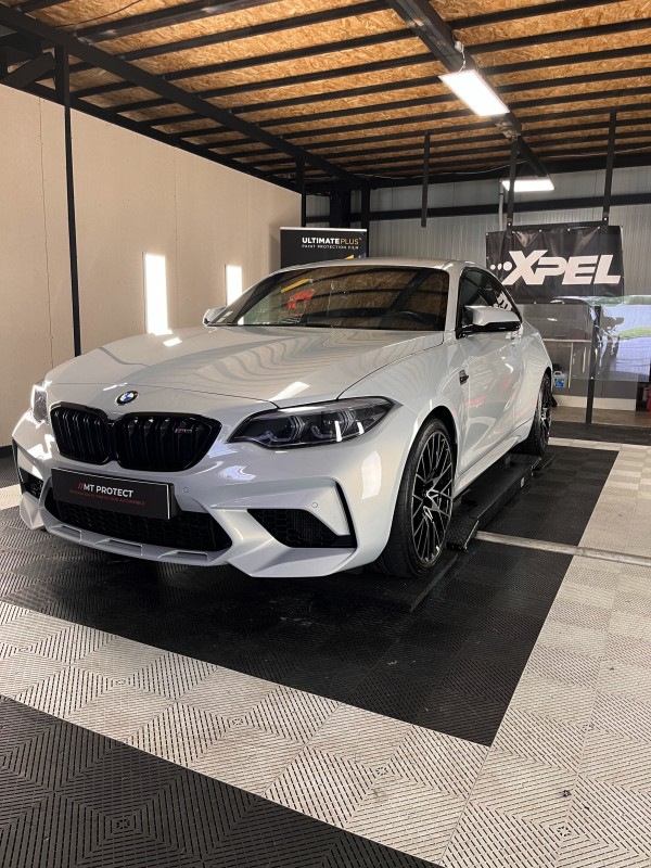 PROTÉGER VOTRE BMW M2 AVEC UN FILM DE PROTECTION XPEL SUR PAU